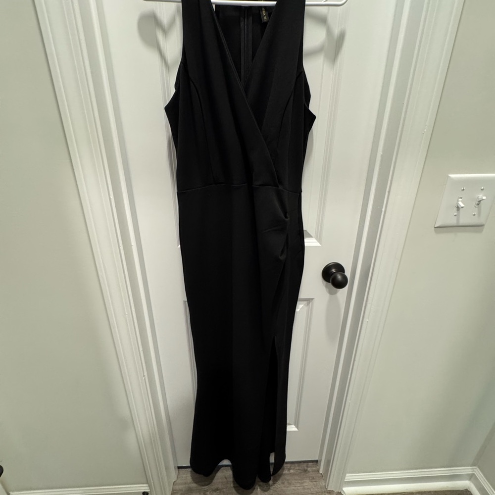 Elegant Black Sleeveless Dress